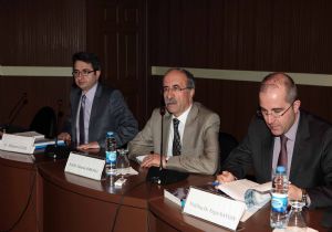 A.Ü'de Hukuk Zirvesi